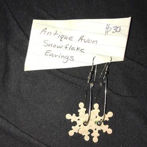 Snowflakes Avon earrings